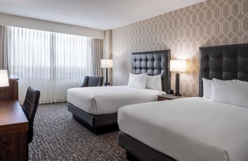 Central Arlington Hotel | Drury Plaza Hotel Dallas Arlington