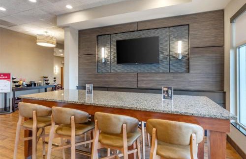Northfield Hotel | Drury Plaza Hotel Denver Central Park