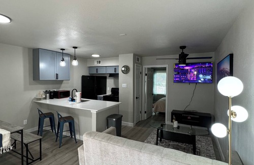 Park Central Apartment | DT Dallas - Cozy 1BD - NorthPark & Galleria