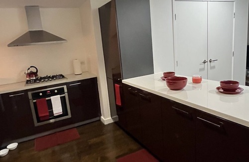 Downtown Los Angeles Apartment | Dtla walk to Crypto/La Live