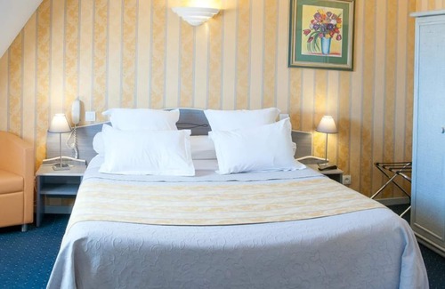 Vierville-sur-Mer Hotel | Du Casino