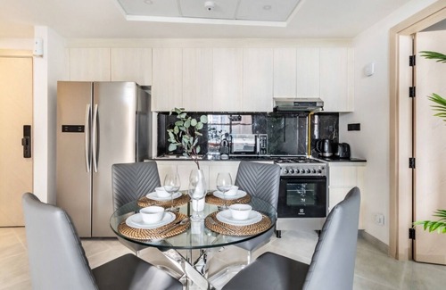 Jadaf Apartment | Dubai Burj Khalifa Skyline View Corner Suite with Huge Balcony!