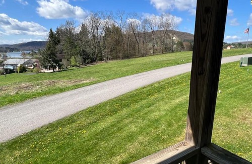 McHenry House | Dubla Vedere - Lake View - Hot Tub - Fire Pit - Sleeps 9