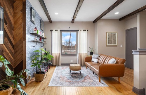 Bronzeville Bed & Breakfast | Dubois Guest House Room 302