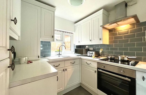 Colchester Apartment | Duchess Apartment 1- Spacious 3BR, Duchess House 1 - Spacious 3BR