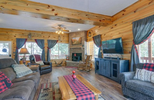 Meadow View Heights House | Duck Creek Village Cabin Near National Forest!