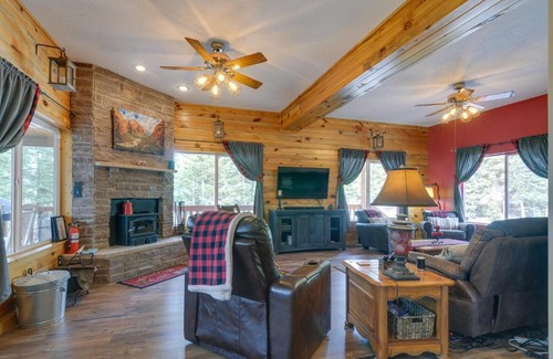 Meadow View Heights House | Duck Creek Village Cabin Near National Forest!