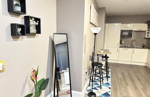 Dudley Apartment | Dudley Delightful Apartment with 2 Bedrooms