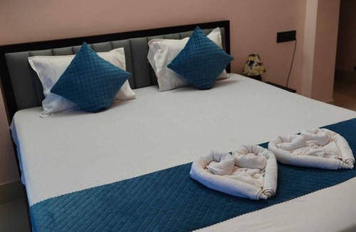 Bolpur Hotel | Dui Kanya Henshel Ghar