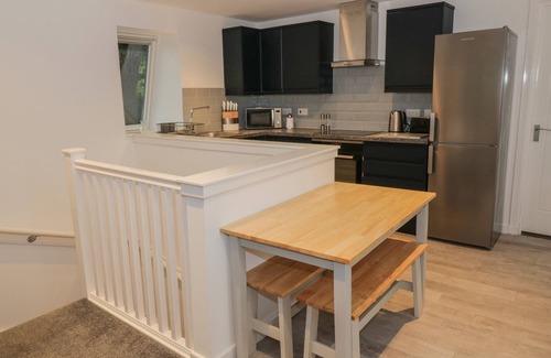 Rhu House | DUNAIVON COTTAGE, family friendly, with a garden in Rhu