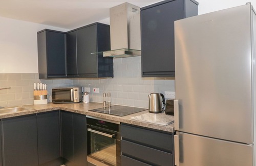 Rhu House | DUNAIVON COTTAGE, family friendly, with a garden in Rhu