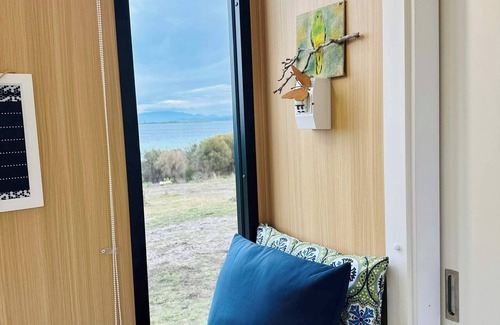 Murdunna House | Dunalley Bay Beachfront Retreat by Tiny Away