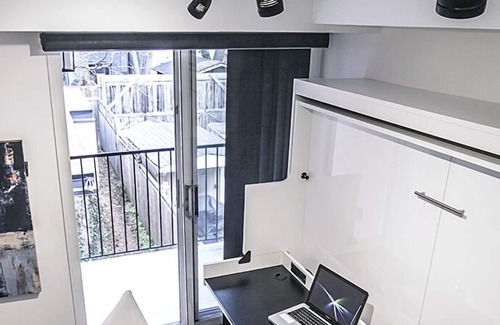 Cabbagetown South House | DUNDAS SQUARE Luxury Apartment - hybrid office!!