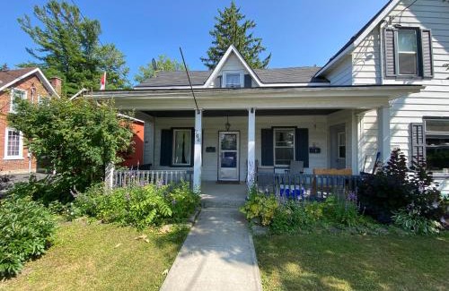 Napanee Apartment | Dundas Street house