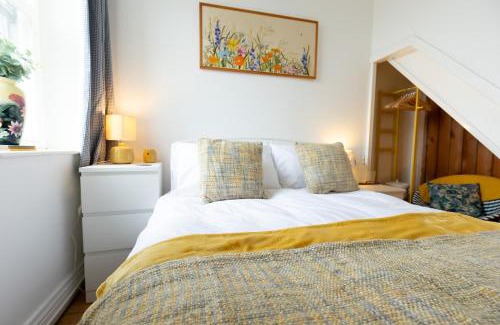 Peak District House | DUNELM COTTAGE - Three Bed Cottage in the heart of the Peak District