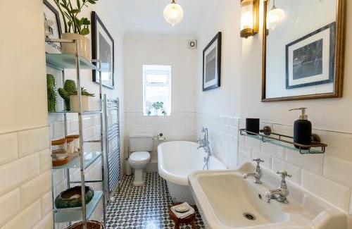 Peak District House | DUNELM COTTAGE - Three Bed Cottage in the heart of the Peak District