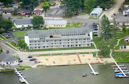 Silver Lake Hotel | Dunes Waterfront Resort