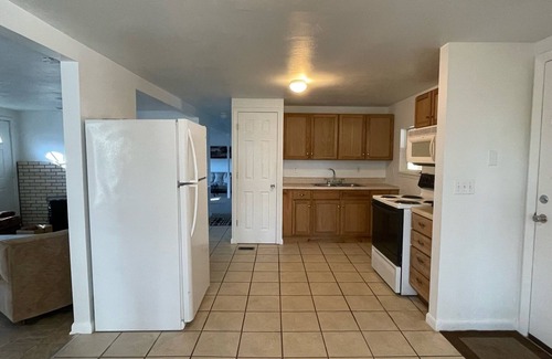 Satsuma House | Dunns Creek Fishing retreat with dock. 5 minutes from boat ramp