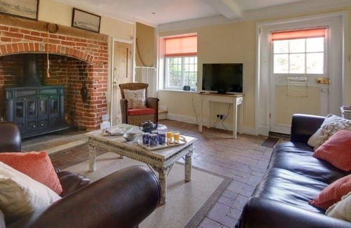 Dunwich Cottage | Dunwich Suffolk -Lovely 4 bedroom Cottage In Peaceful Seaside Village, with WiFi