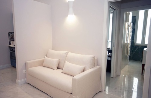 Reggio Calabria Apartment | Duomo Luxury Suite 2,for a relaxing stay in the center of Reggio Calabria