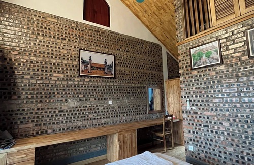 Son Tay Hostel | Duong Lam Village