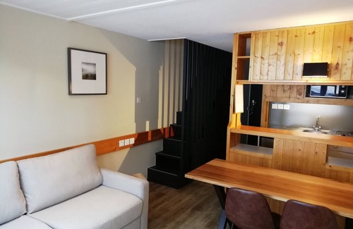 Arc-1800 Apartment | Duplex 2BR, Sleeps 6, Ski-In/Out, Balcony, Pet-Friendly, Near Lift, Arc 1800