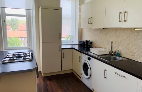 Paisley Apartment | Duplex 4 Bed Apartment, Very Spacious, Paisley - Near GLA Airport