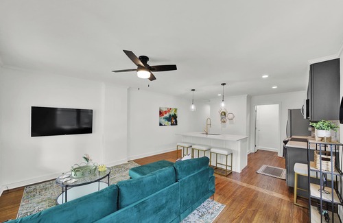 Myers Park Apartment | Duplex by Uptown