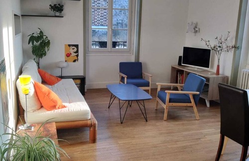 Troyes Apartment | Duplex - city center & walk to train station