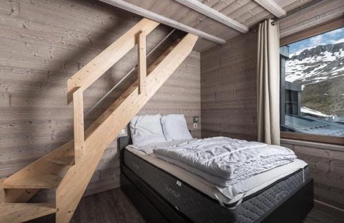 Le Lavachet Apartment | Duplex rénové, skis aux pieds, balcon, proche commerces, 8 pers, animaux acceptés - FR-1-502-466