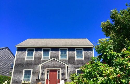 Nantucket Condo | Duplex Sunny Condo in residential neighborhood, 5min walk to bike paths!