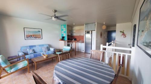 Pointe de la verdure Apartment | Duplex T2, 4 adultes, piscine, plage à proximité