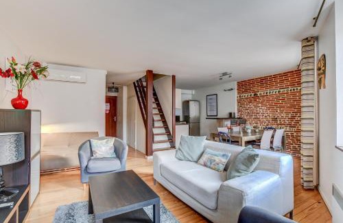 Saint-Cyprien Apartment | Duplex Tolosa - Pont-Neuf, Dôme de la Grave, 2 BDRs 85m2, AC, Free private car park - T3 85m2 avec clim, parking privé gratuit
