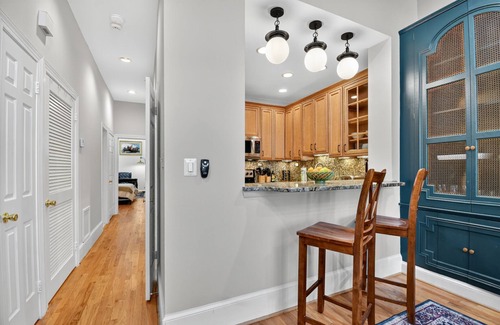 Dupont Circle Apartment | DuPont 2BR 2BA 1200SF, New reno & furnishings, Metro 2 blks, pkg - 201