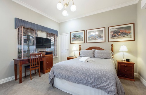 Victoria Park Bed & Breakfast | Durham Lodge