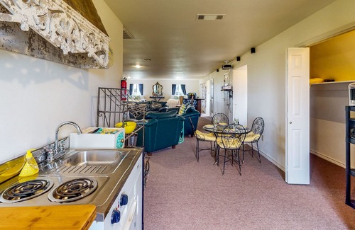 Leon Junction House | Dutch Colonial Countryside Home on 45-Acre Lot - Theater Room, Poker & Bar