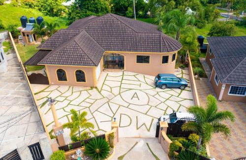 Mandeville Apartment | DW apartments