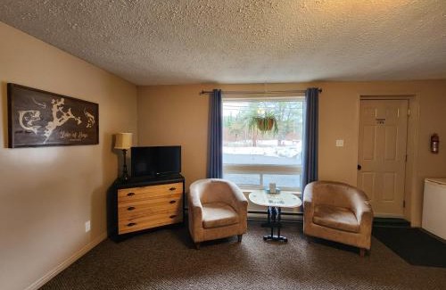 Dwight Hotel | Dwight Village Motel
