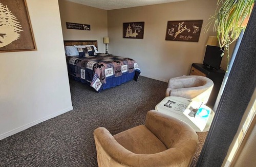 Dwight Hotel | Dwight Village Motel
