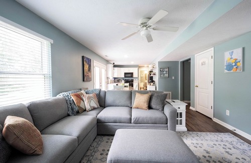 Westfield House | Dwntwn Westfield! Sleeps 11, family friendly, walk dwntwn, close to Grand Park!