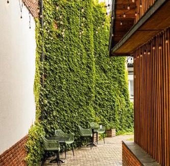 Krasnik Hotel | Dworek Modrzewiowy