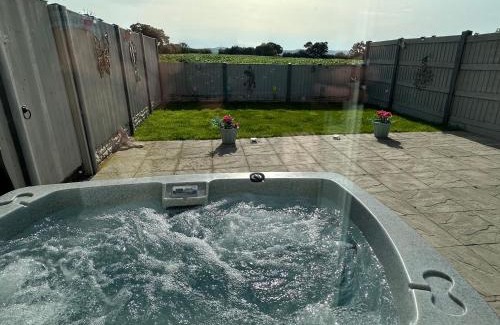 Rhyl House | Dwylig Isa Holiday Cottages
