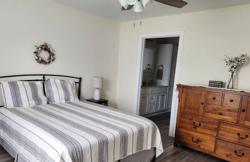 Mount Pleasant House | E. Monroe Creek Condo #2