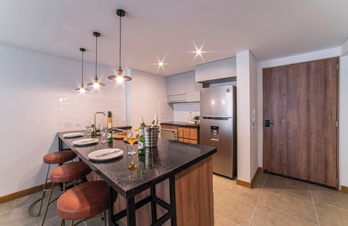 Granada Apartment | E203 - Cool 2-bed with Fast WiFi, hot water, A/C