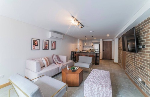 Granada Apartment | E203 - Cool 2-bed with Fast WiFi, hot water, A/C