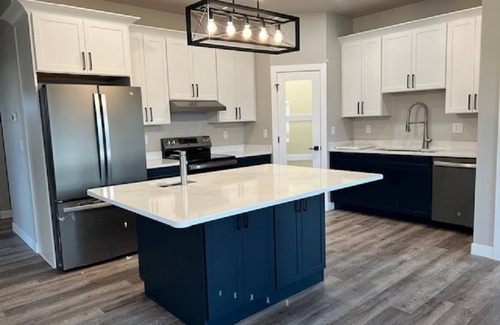 Butte Des Morts Condo | EAA brand new 3 bedroom, 2 bathroom condo ready for EAA. Vehicle too for rent.
