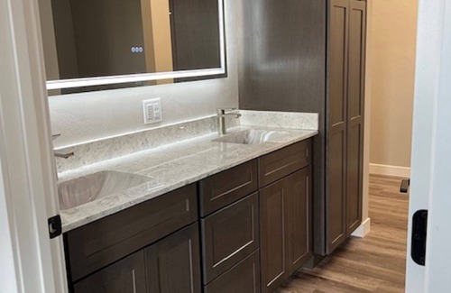 Butte Des Morts Condo | EAA brand new 3 bedroom, 2 bathroom condo ready for EAA. Vehicle too for rent.