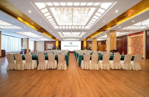 Erqi District Hotel | Eagle City Xindi Hotel