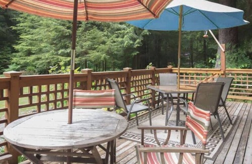 Forks Apartment | Eagle Cottage Room near Olympic National Park
