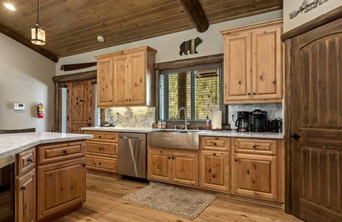 Eagle Mountain Estates House | Eagle Creek Lodge w/Spa + Games + Creek